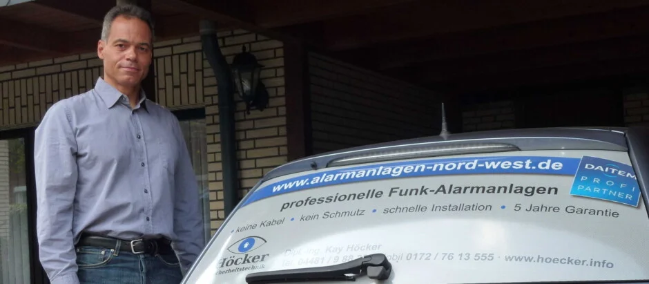 Kay Höcker mit Auto Kay Höcker mit Auto